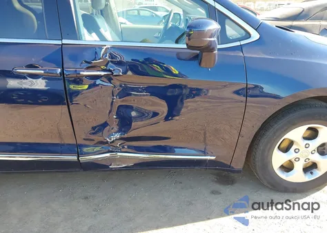 2017 Chrysler Pacifica Touring-L Plus из США, поврежденный, VIN 2C4RC1EG0HR752616